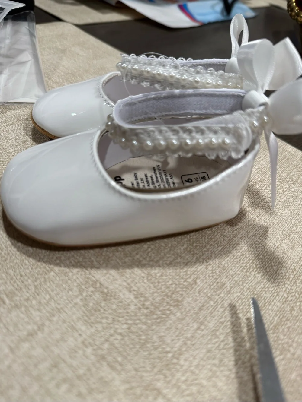 Girls White Pearl-Trim Mary Jane Dress Shoes